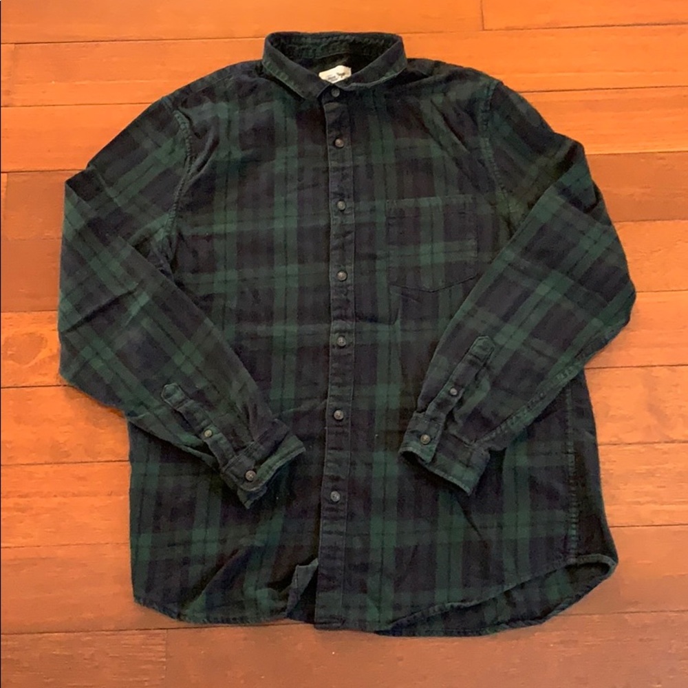 Men’s plaided button up green/ dark colors size L